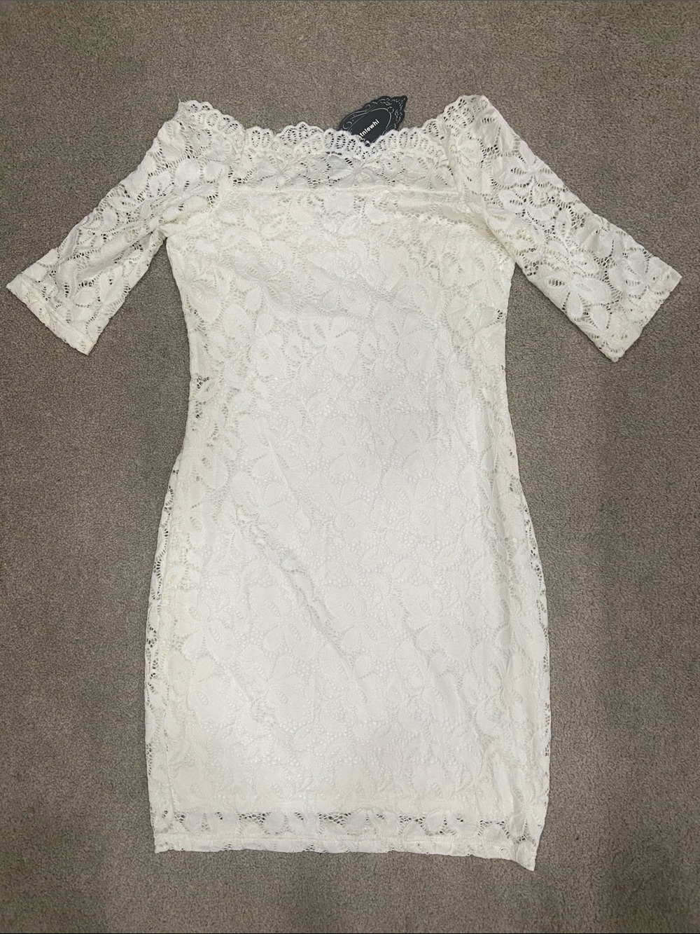 Elegant White Lace Off-Shoulder Dress - Picture 2 of 10